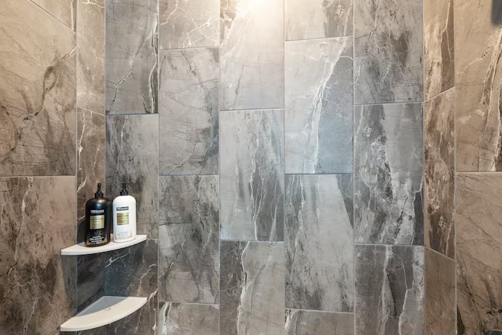 Marble-tile shower detail