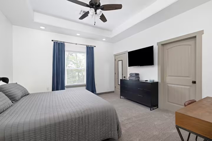 Smart TV & dresser